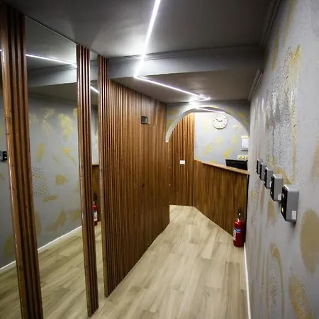 Hotel Modern By The Bubbles Tirana