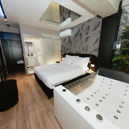 Modern By The Bubbles Ξενοδοχείο *