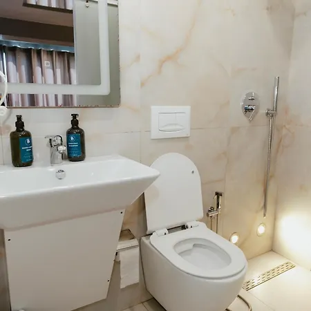 Modern By The Bubbles Ξενοδοχείο Τίρανα